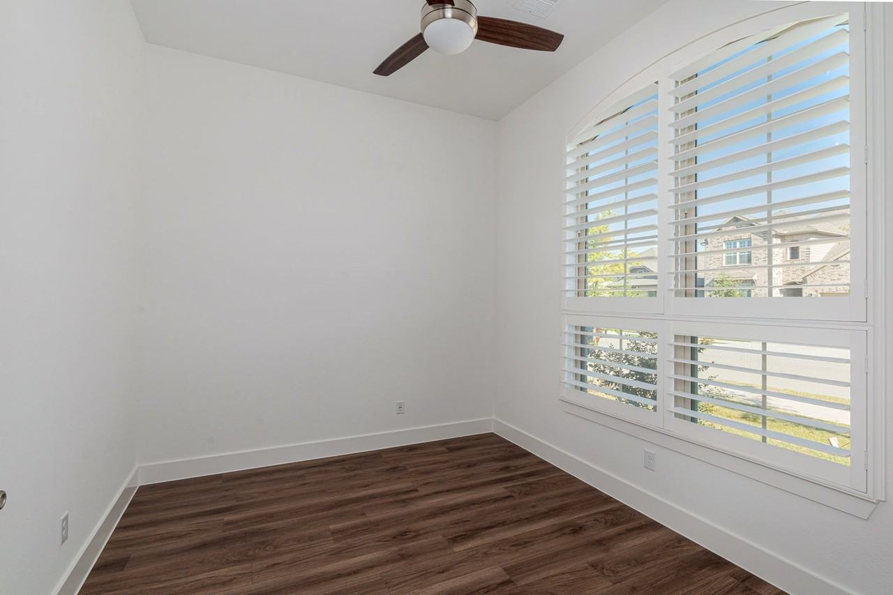 720 Wycliffe Dr - Photo 3 of 21