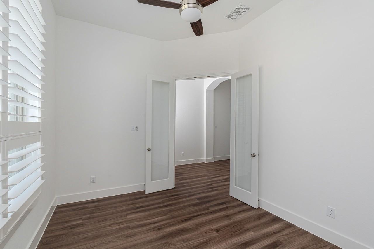 720 Wycliffe Dr - Photo 4 of 21