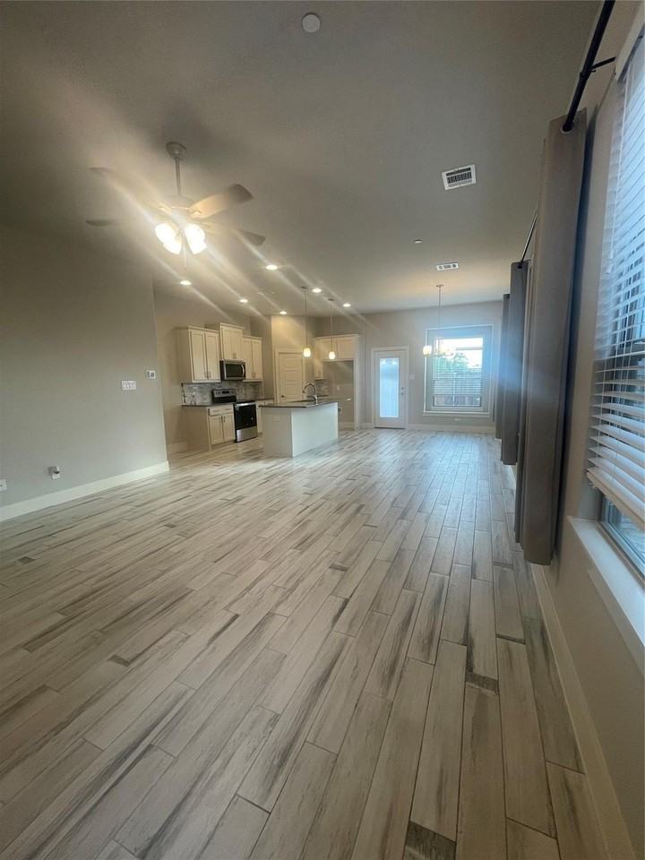 825 Eaglescliffe Lndg - Photo 7 of 12