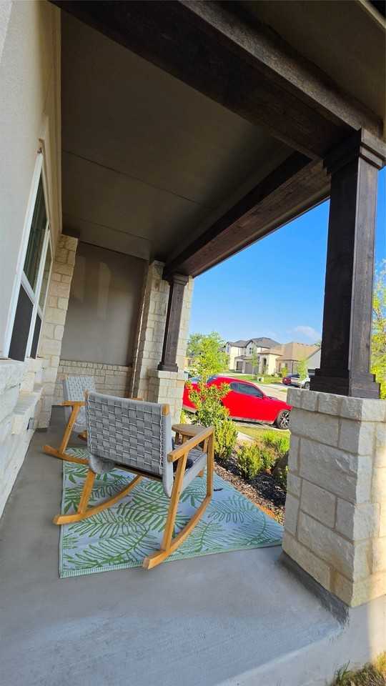1513 Larson Ln - Photo 3 of 40