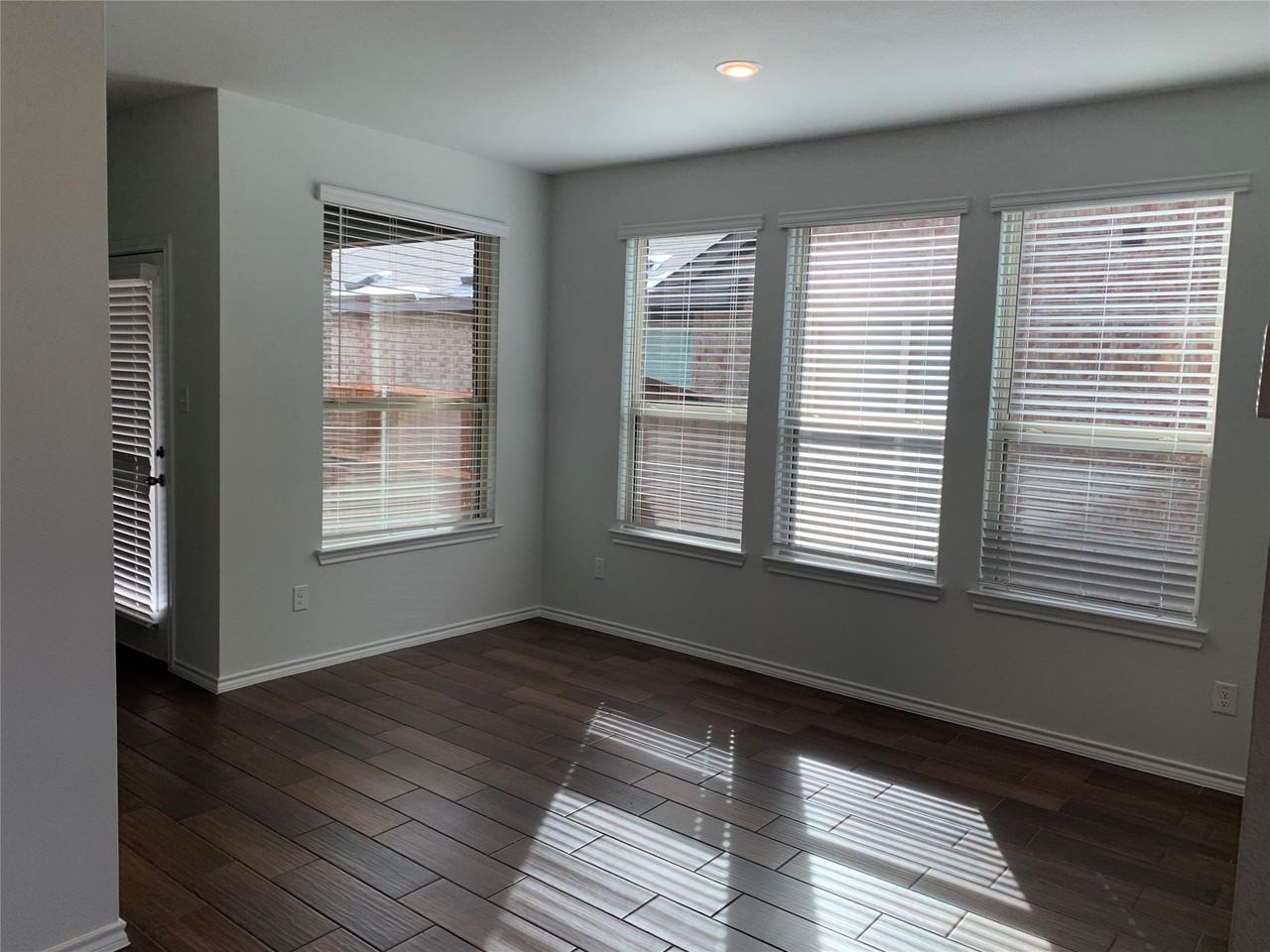 1708 Wayne Ln - Photo 3 of 30