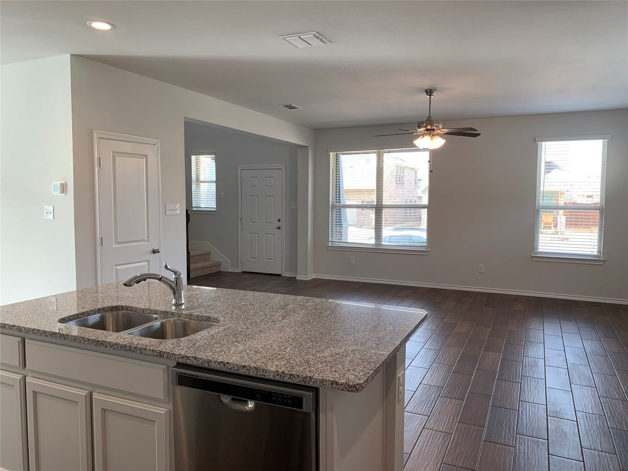 1708 Wayne Ln - Photo 7 of 30