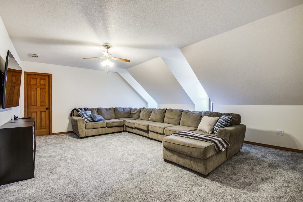 4920 Glen Oaks Cir - Photo 6 of 11