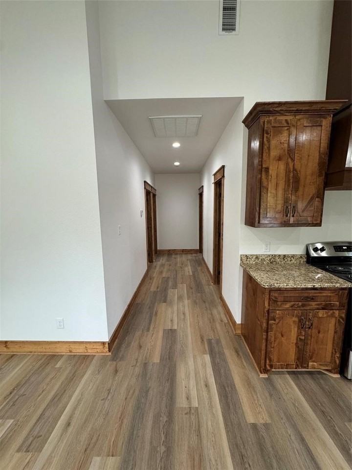 409 5th St - Photo 4 of 9