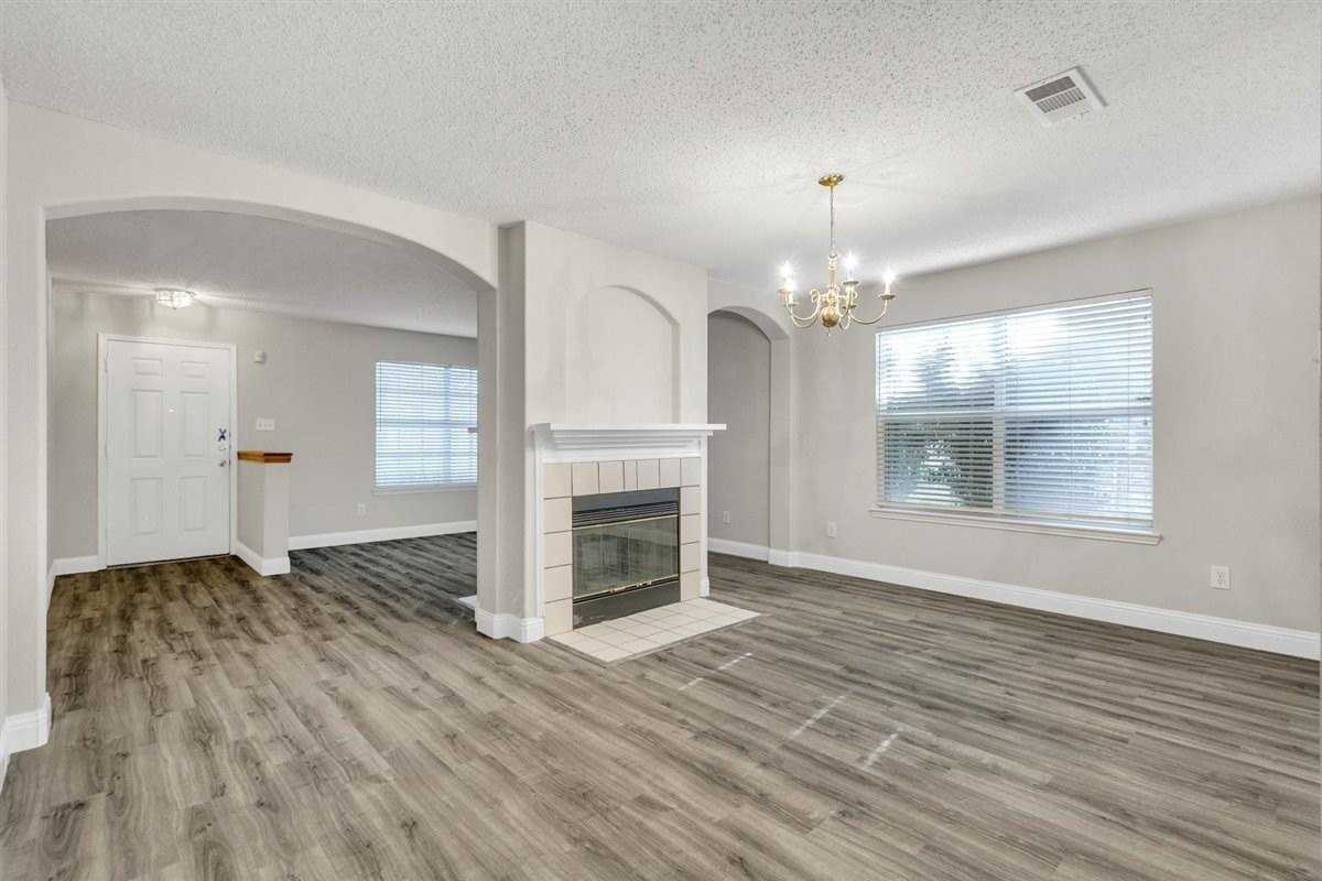 8105 Flowertree Dr - Photo 4 of 25