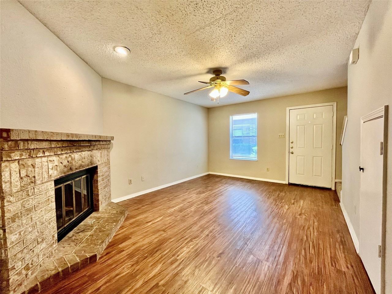 3055 Olympia Dr - Photo 4 of 14