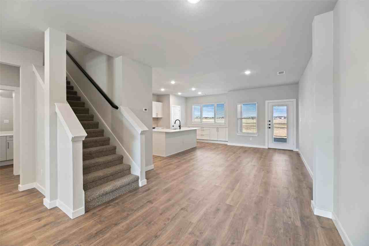 4025 Lecroy Ct - Photo 6 of 34