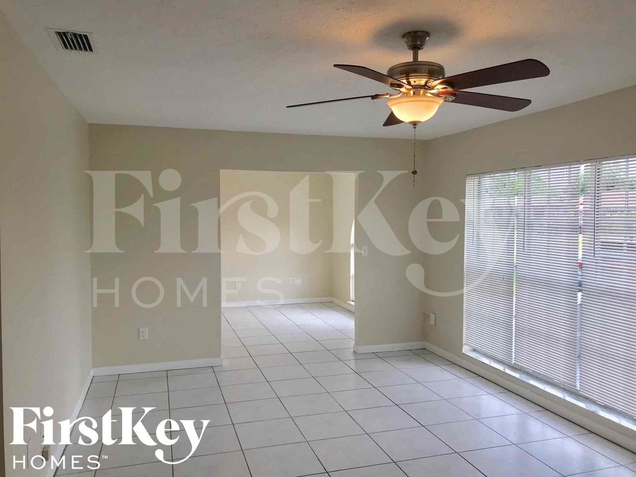 14202 Swavenue - Photo 4 of 18