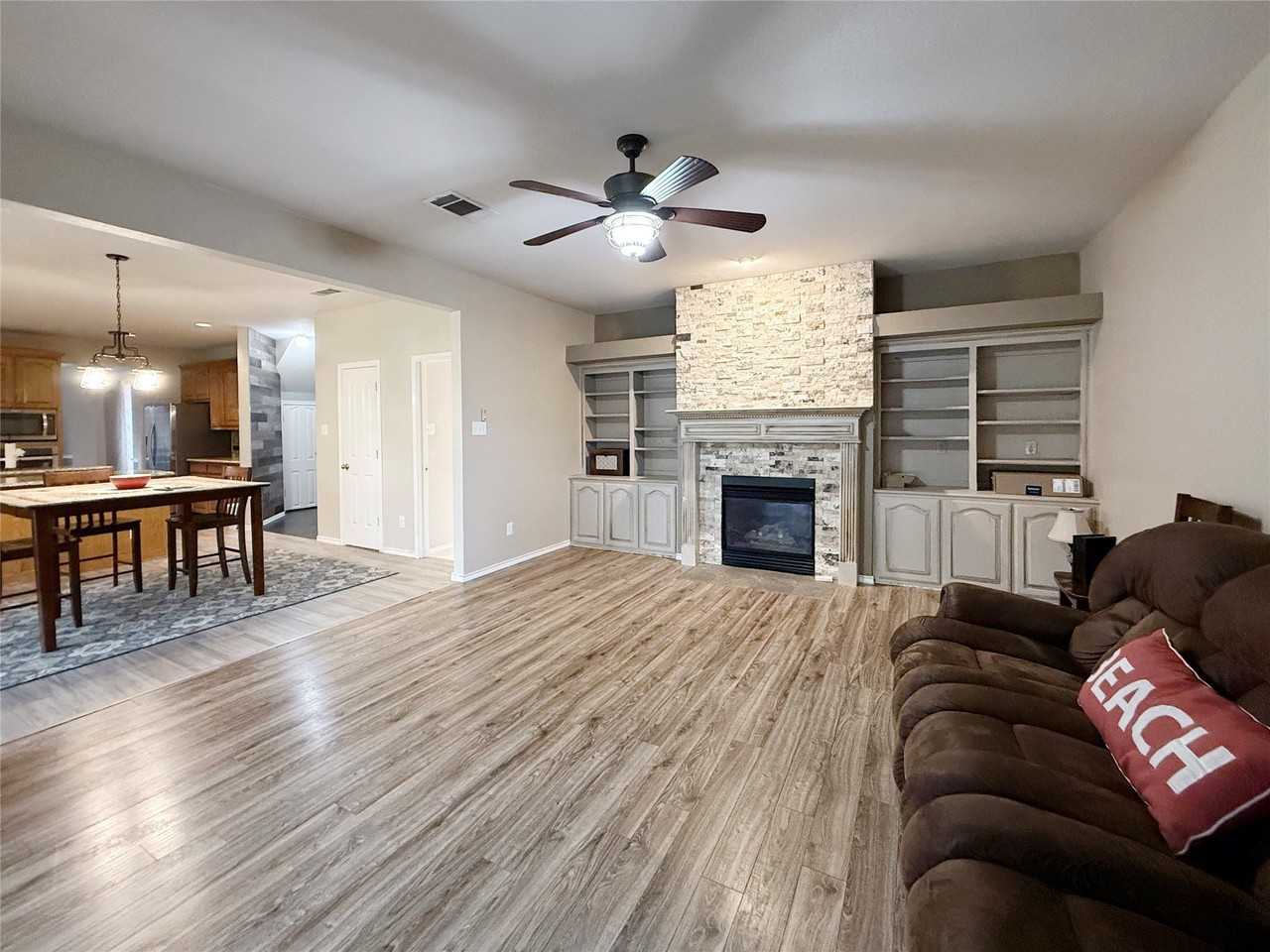 5229 Saint Croix Ln - Photo 6 of 38