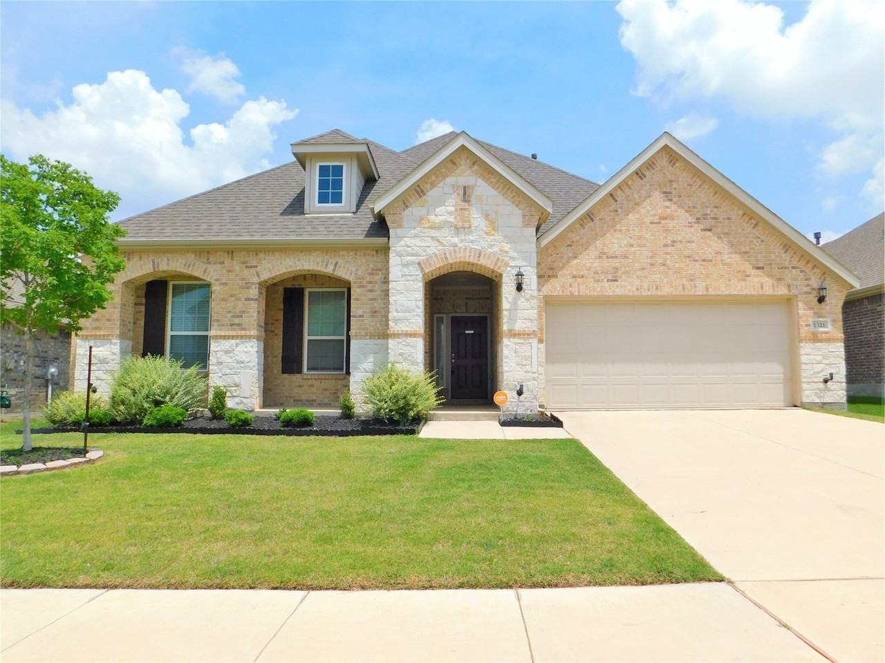 1321 Millican Ln - Photo 2 of 39