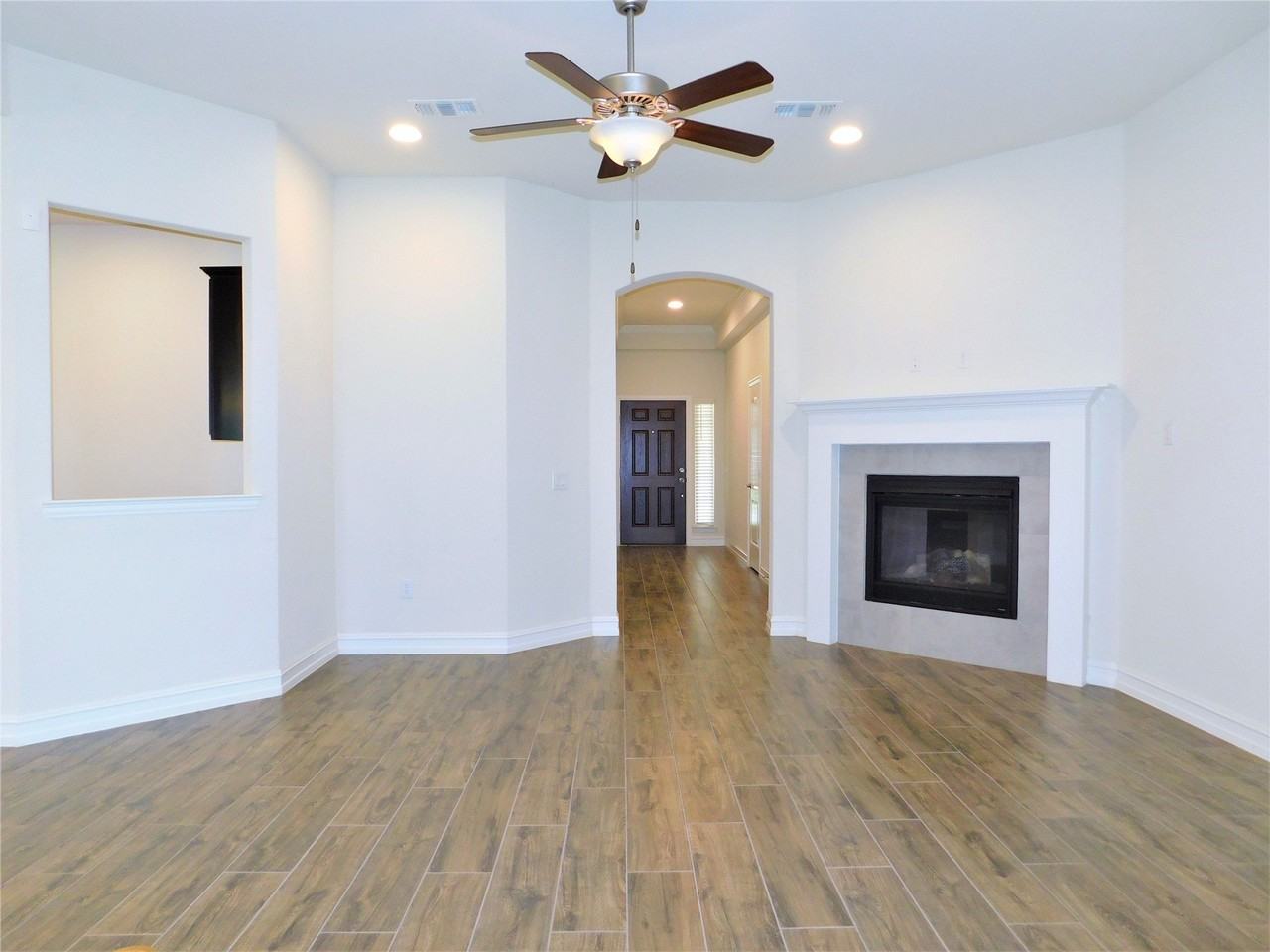 1321 Millican Ln - Photo 7 of 39