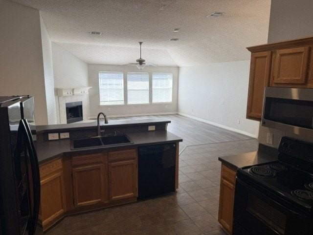 8806 Oakwood Ln - Photo 3 of 15