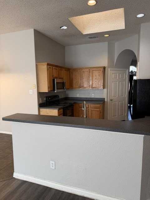 8806 Oakwood Ln - Photo 4 of 15