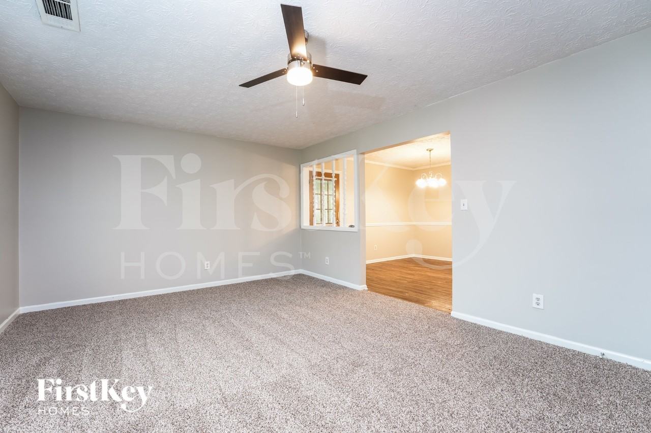 1408 Meadowind Ct Sw - Photo 3 of 16