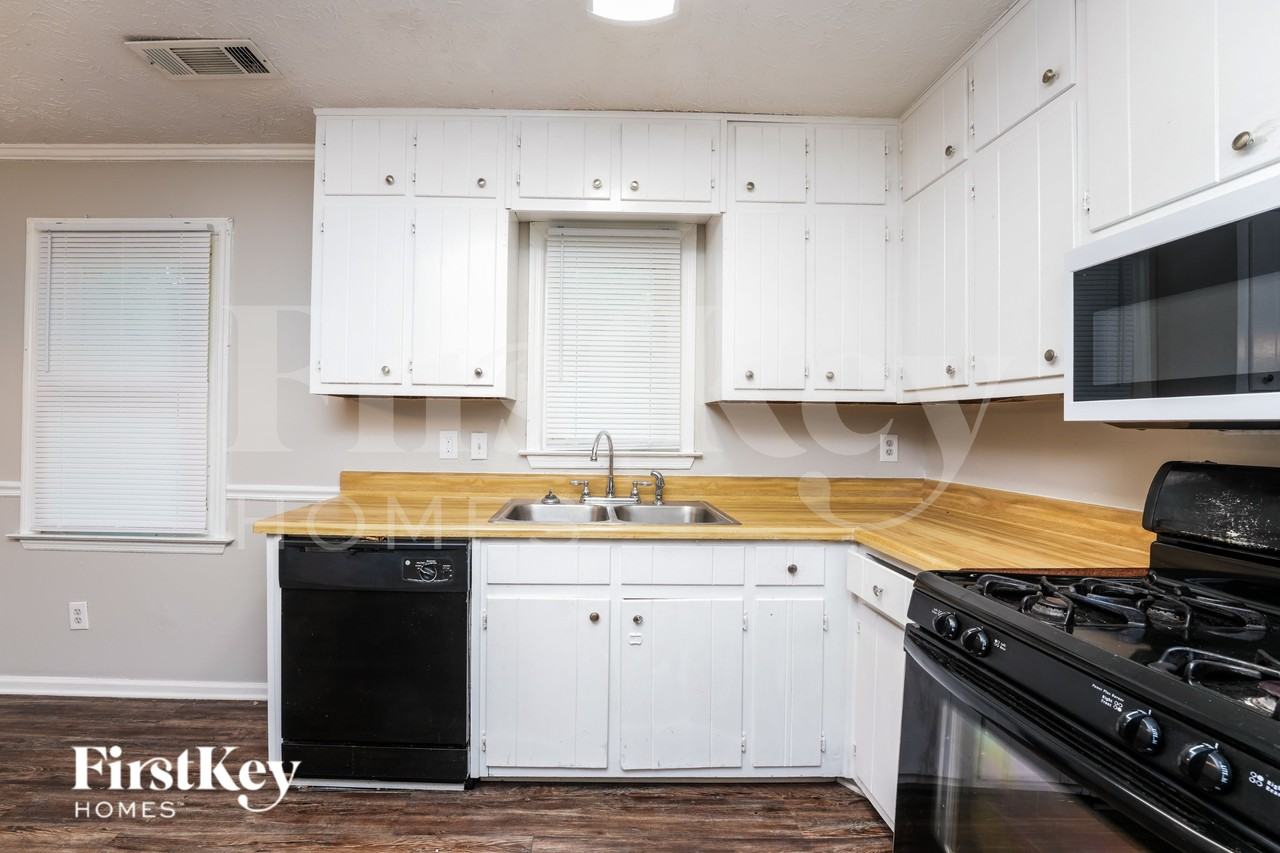 1408 Meadowind Ct Sw - Photo 5 of 16
