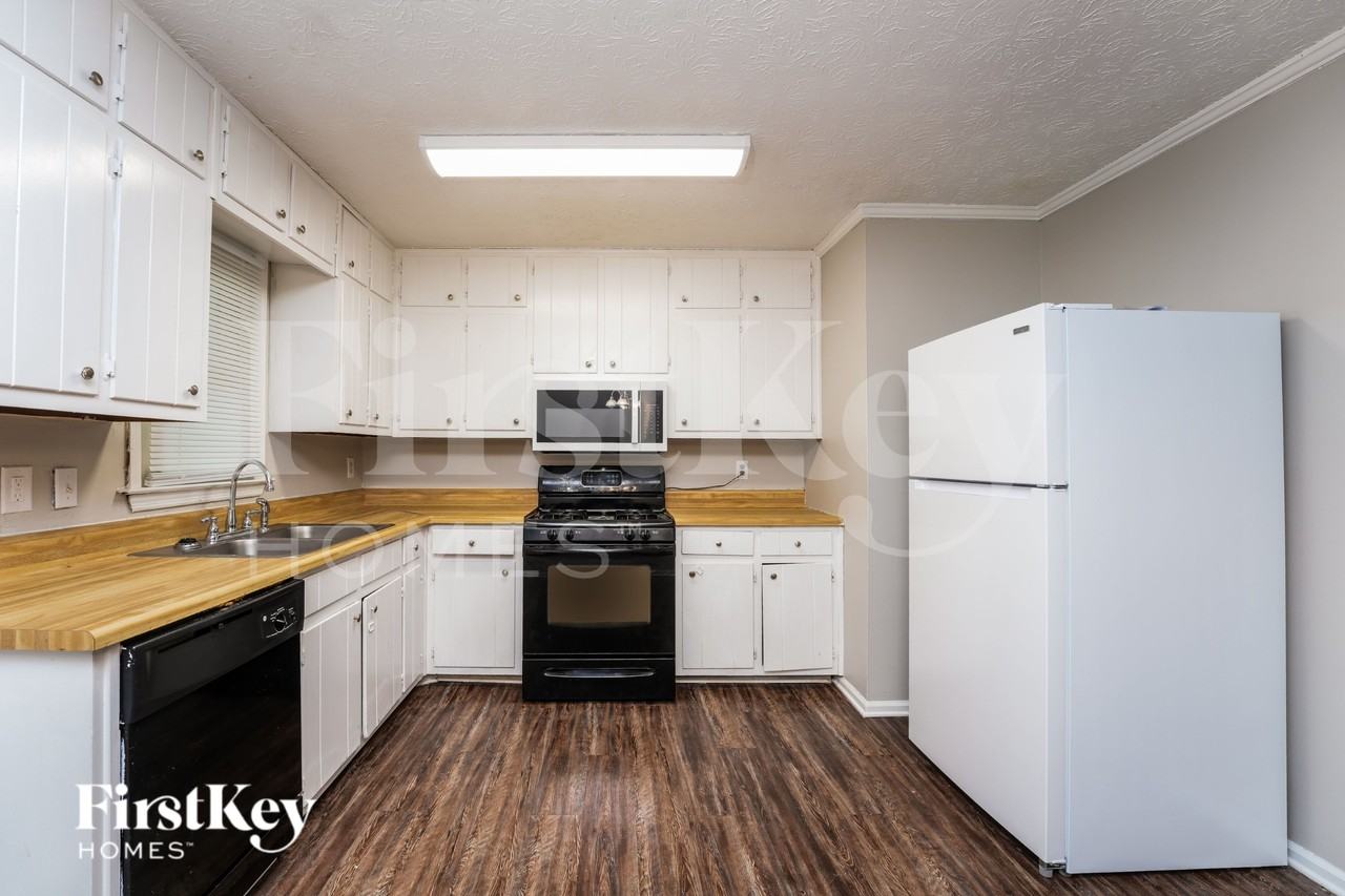1408 Meadowind Ct Sw - Photo 6 of 16
