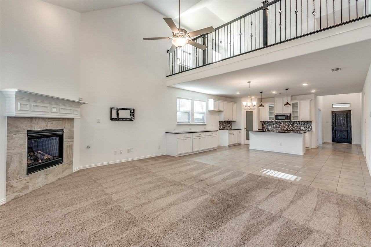 1501 Ross Ave - Photo 2 of 13