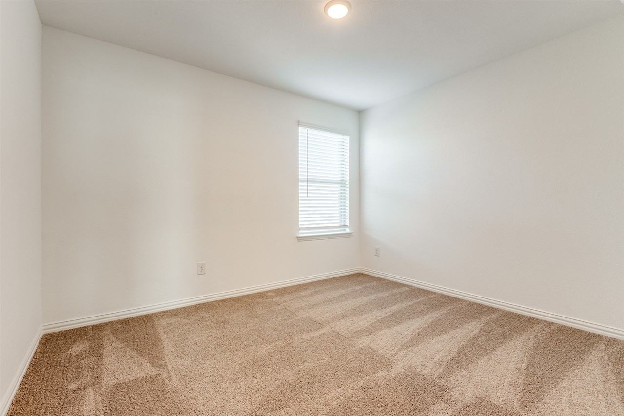 1501 Ross Ave - Photo 7 of 13
