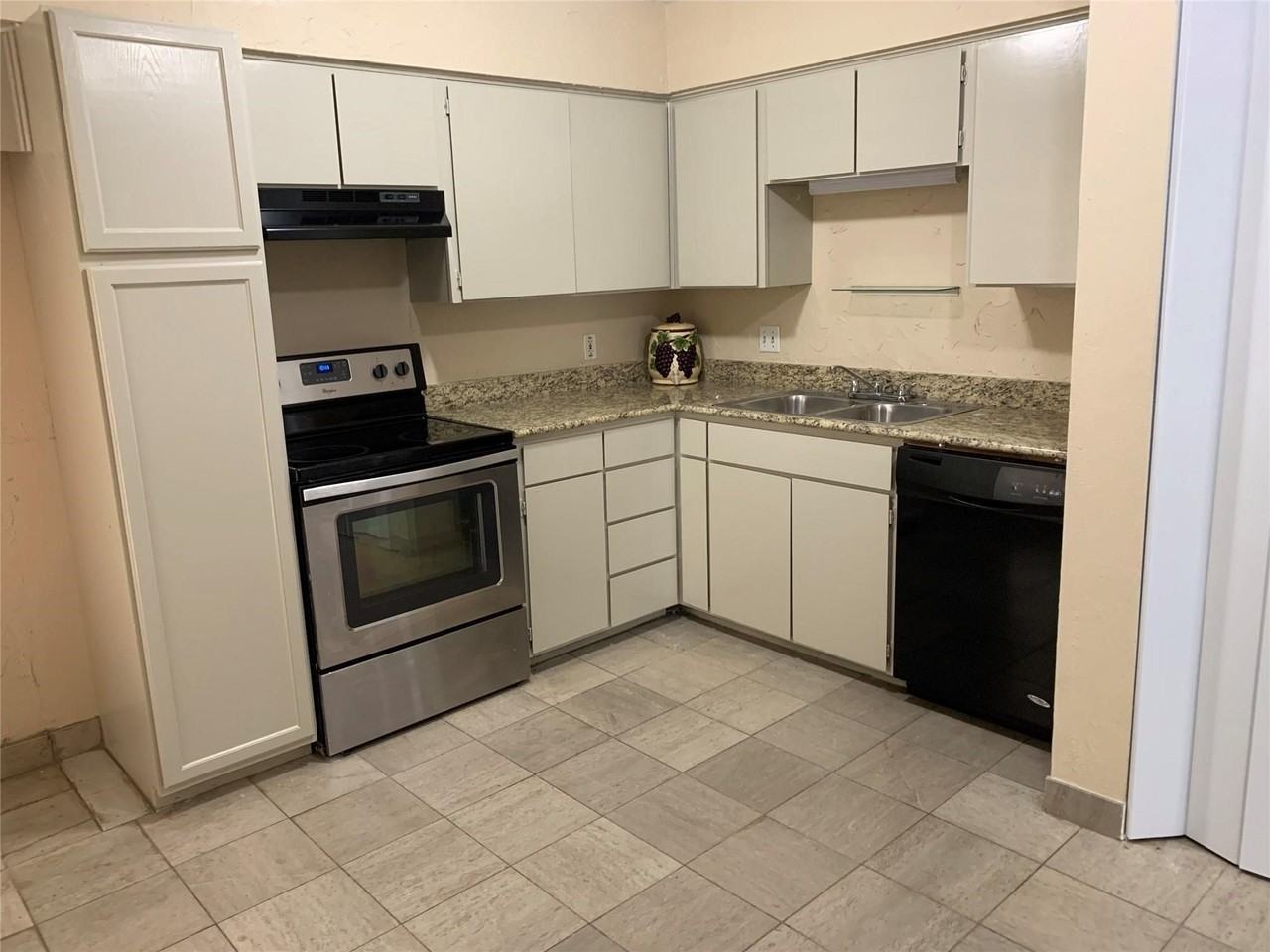 207 Trellis Pl - Photo 3 of 14
