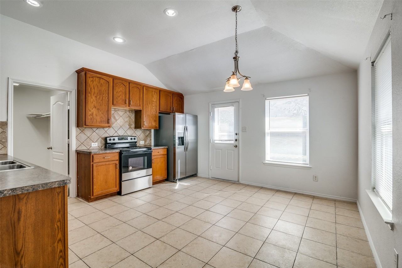 2014 Zavala - Photo 2 of 23