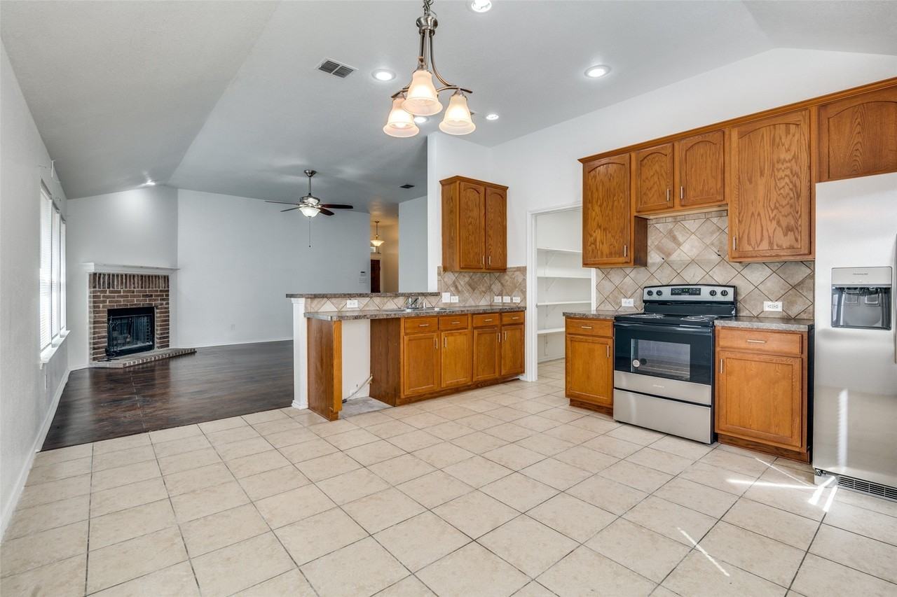 2014 Zavala - Photo 3 of 23