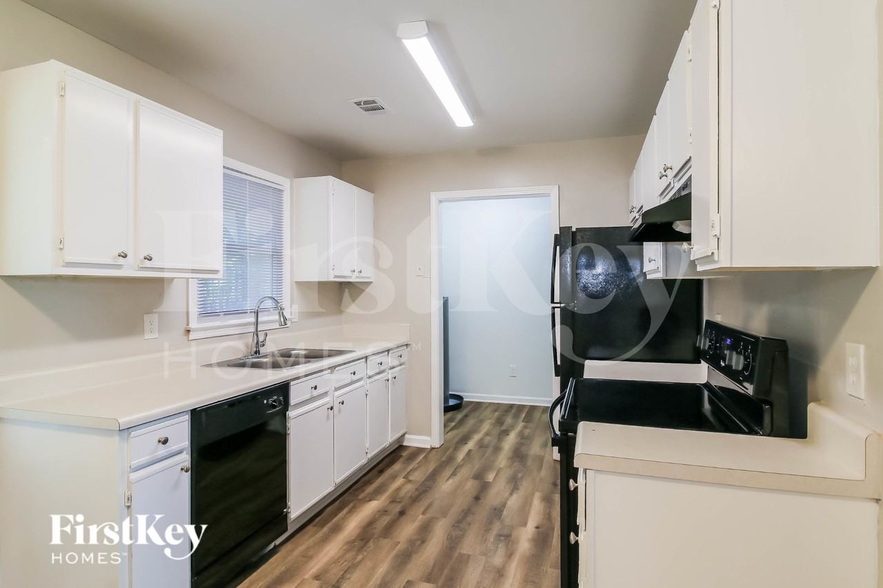 137 Classic Rd - Photo 6 of 19
