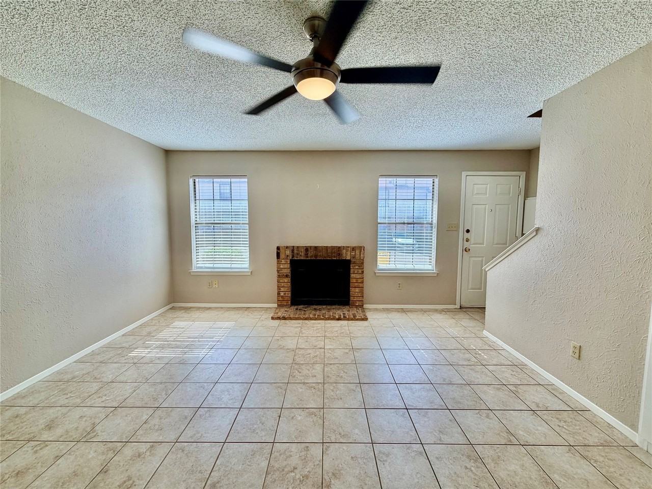 1247 Dallas Dr