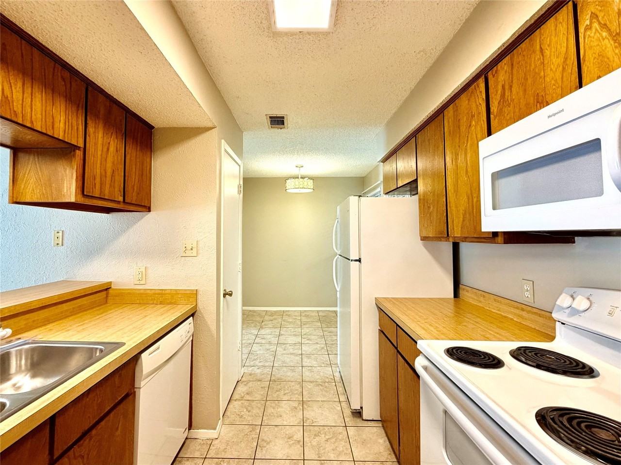 1247 Dallas Dr - Photo 6 of 16
