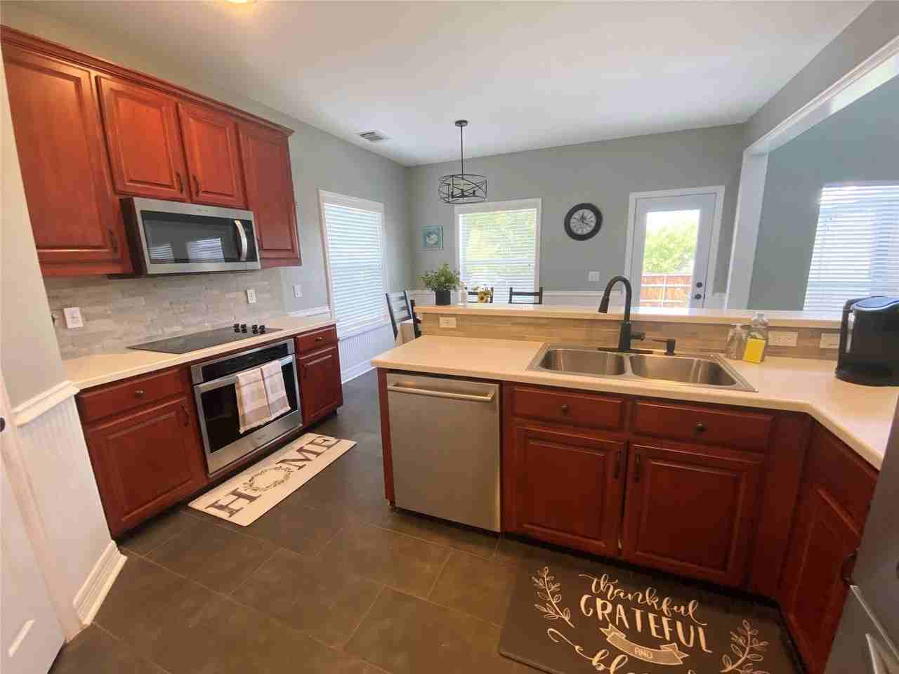 2125 Columbia Dr - Photo 6 of 23