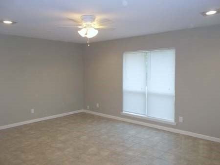 1504 S Cardinal Dr - Photo 4 of 19