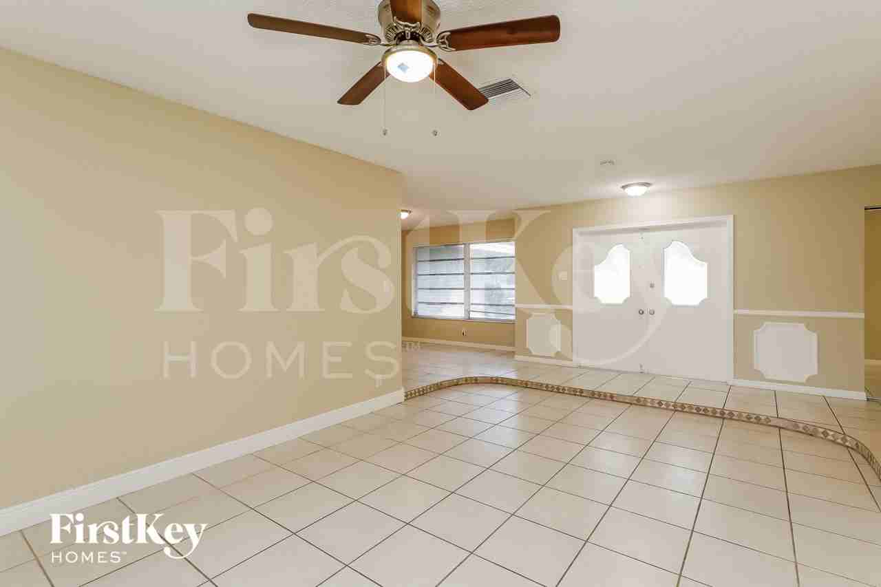 1261 Nwterrace - Photo 3 of 16