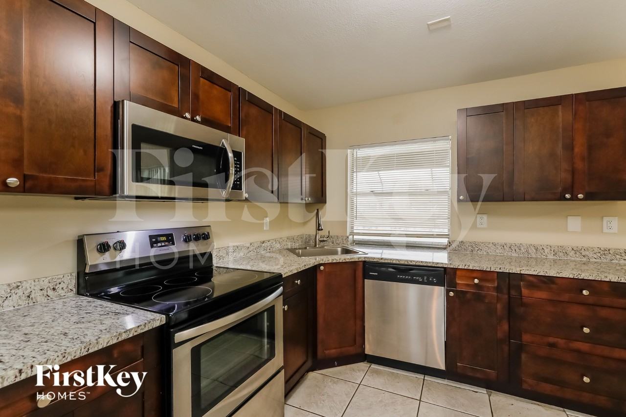 1261 Nwterrace - Photo 5 of 16
