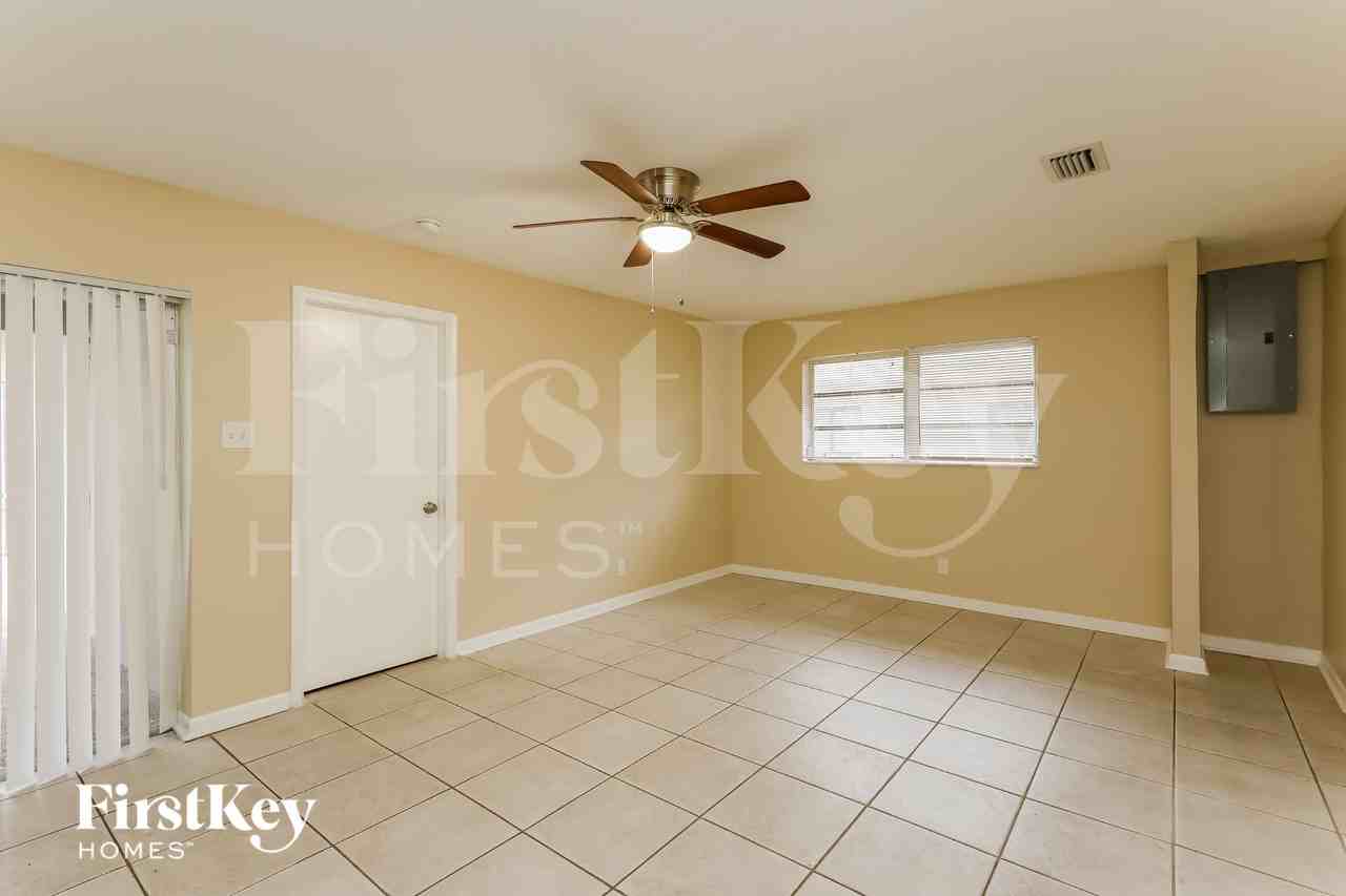 1261 Nwterrace - Photo 7 of 16