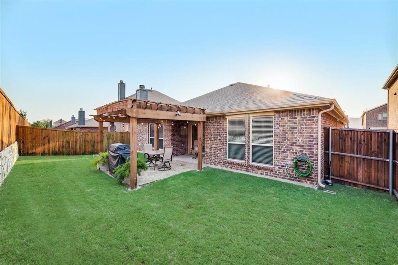 3406 Van Zandt Rd - Photo 2 of 6