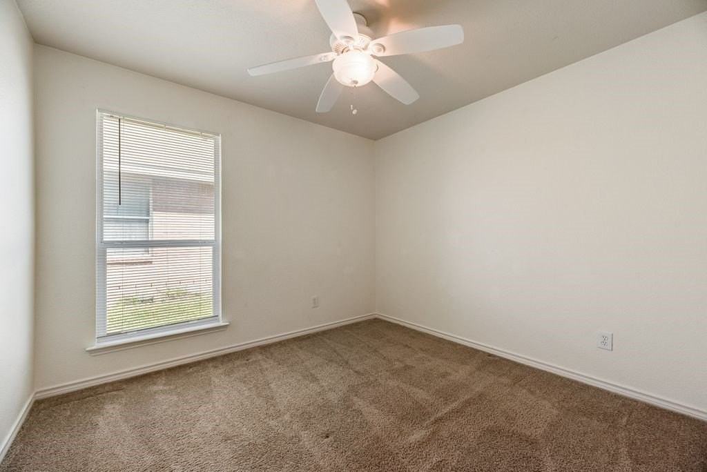 2200 Fieldcrest Dr - Photo 4 of 20
