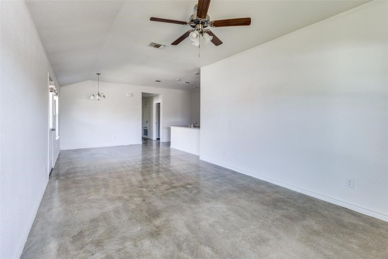 6011 Amelia Earhart Blvd #B - Photo 2 of 15