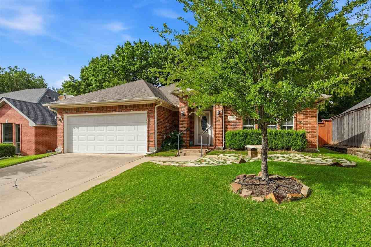 2921 Meadow Glen Dr - Photo 3 of 30