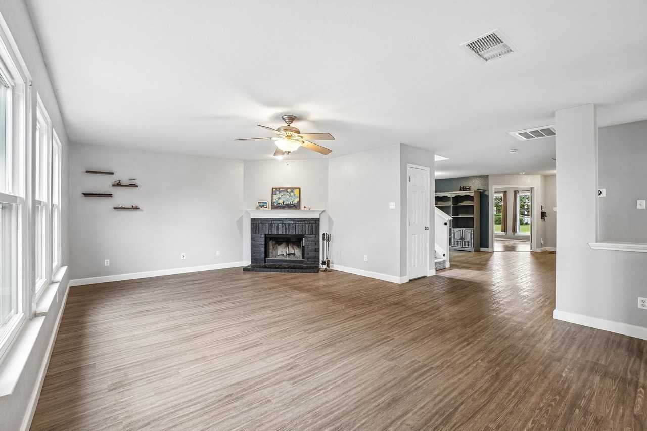 1220 Mockingbird Dr - Photo 4 of 40
