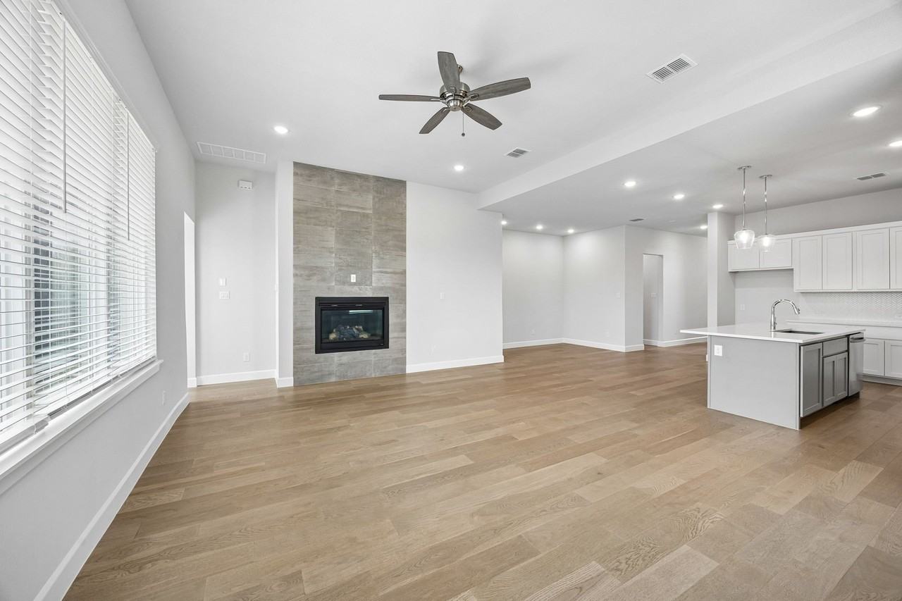 826 Marathon Ct - Photo 3 of 11