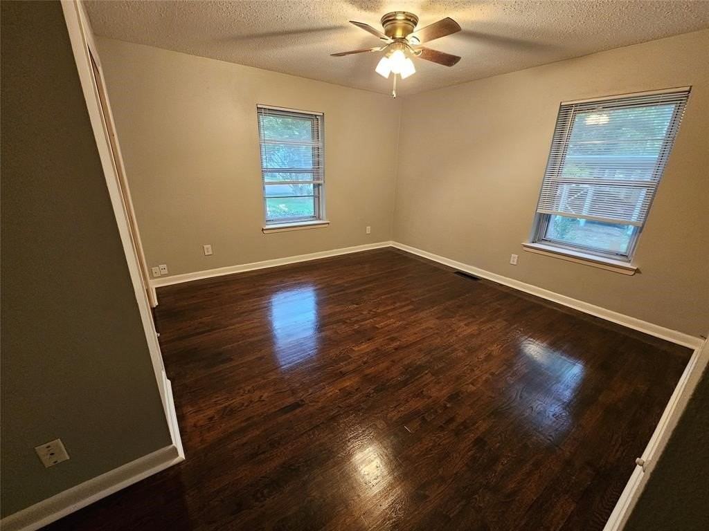 804 Cedar St - Photo 4 of 15