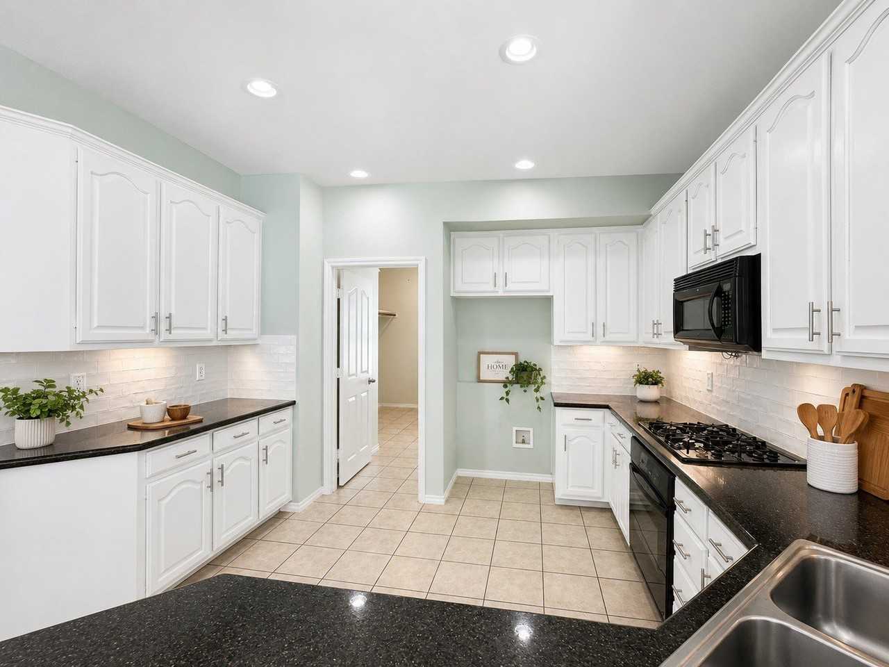 5108 Keating St - Photo 4 of 35