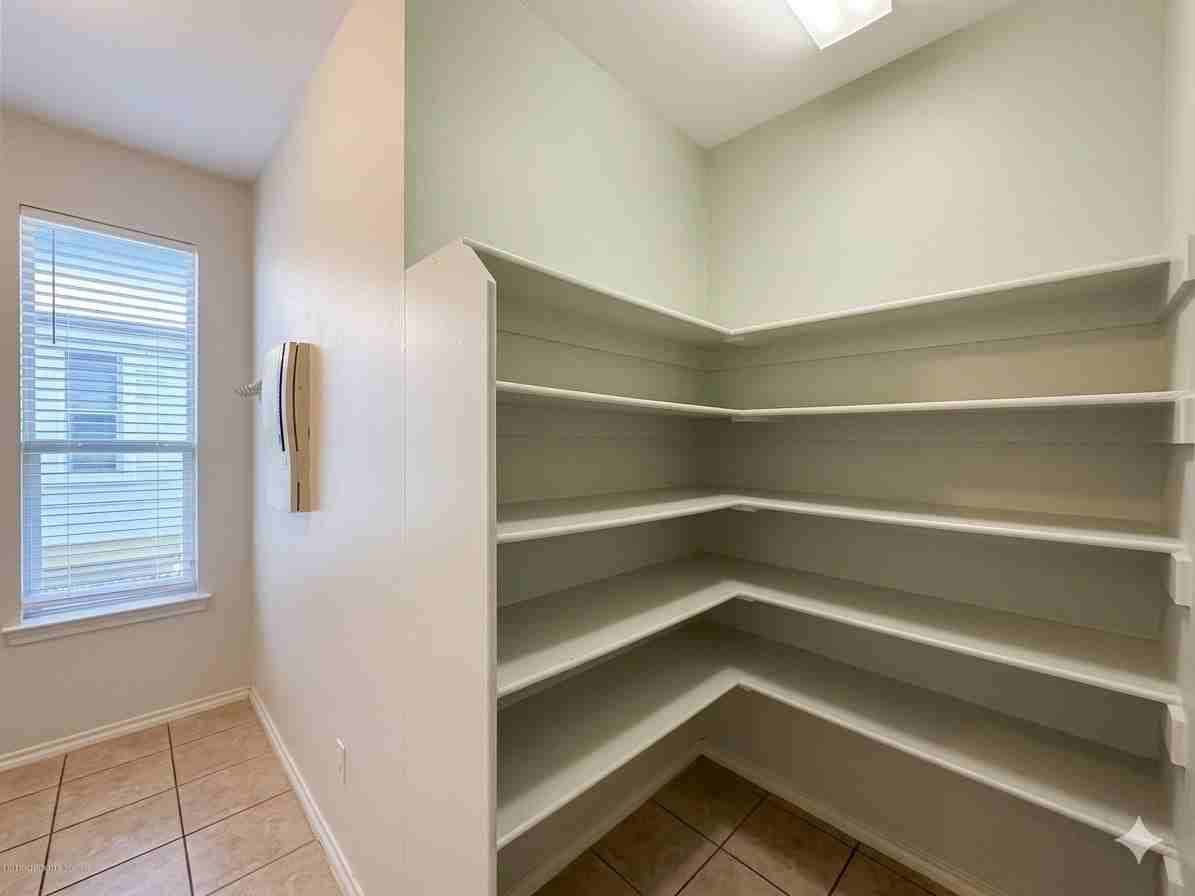 5108 Keating St - Photo 7 of 35