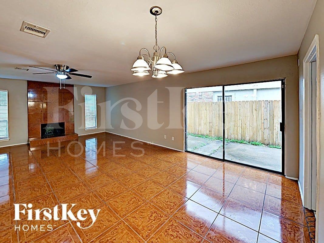 10615 Heather Hill Dr - Photo 6 of 16