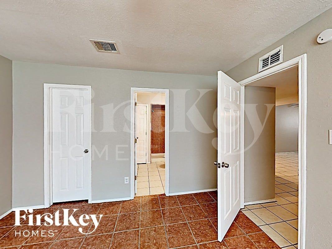 10615 Heather Hill Dr - Photo 7 of 16