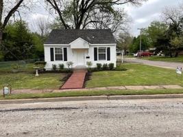 featured image of 215 Orange Ave