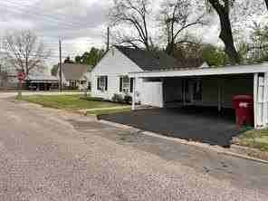 215 Orange Ave - Photo 3 of 3