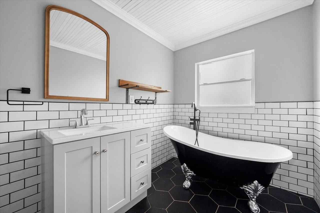 2020 Bluebonnet Dr - Photo 7 of 10