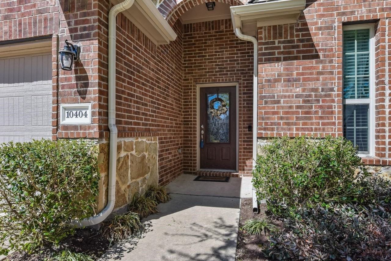 10404 Hidden Haven Dr - Photo 4 of 40