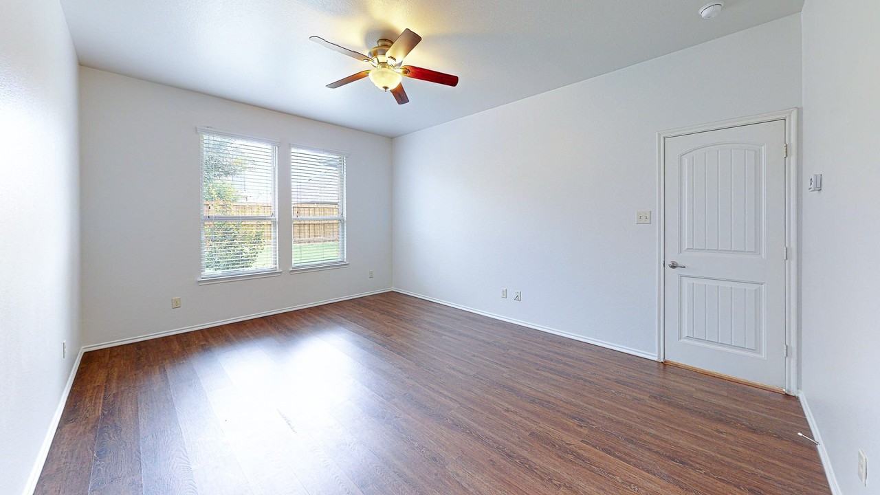 10404 Hidden Haven Dr - Photo 5 of 40