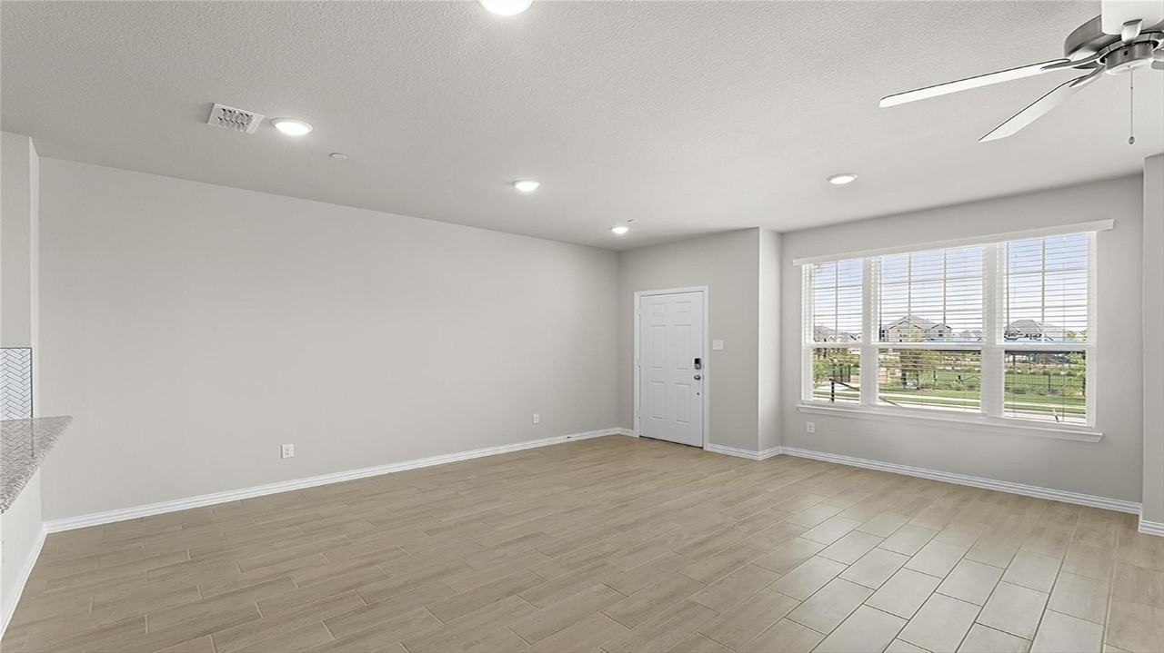 1205 Morgan Dr - Photo 4 of 20